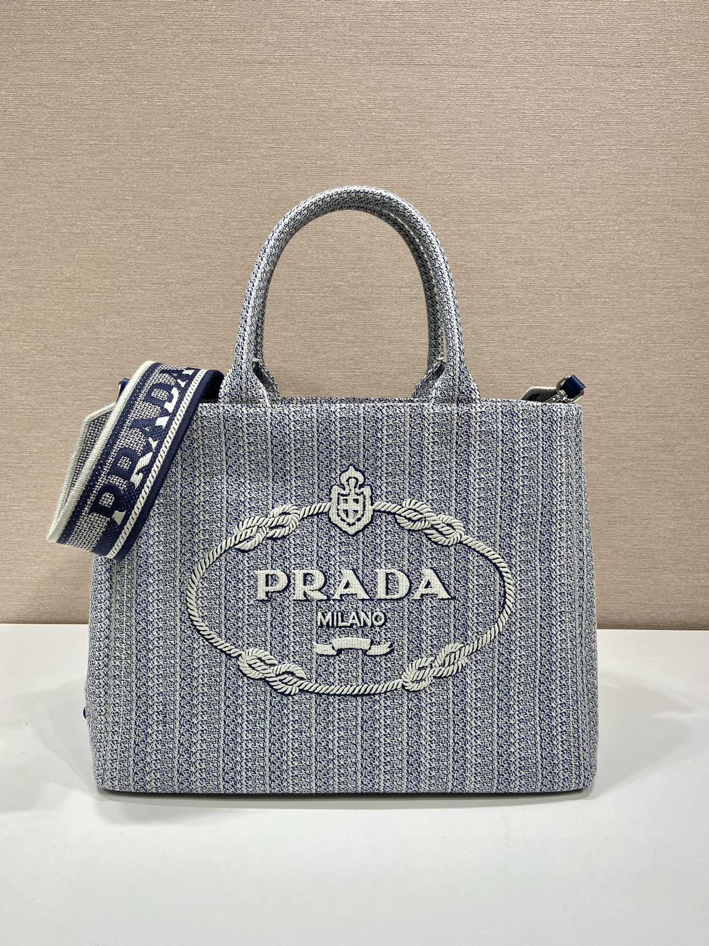 Prada_1BA342